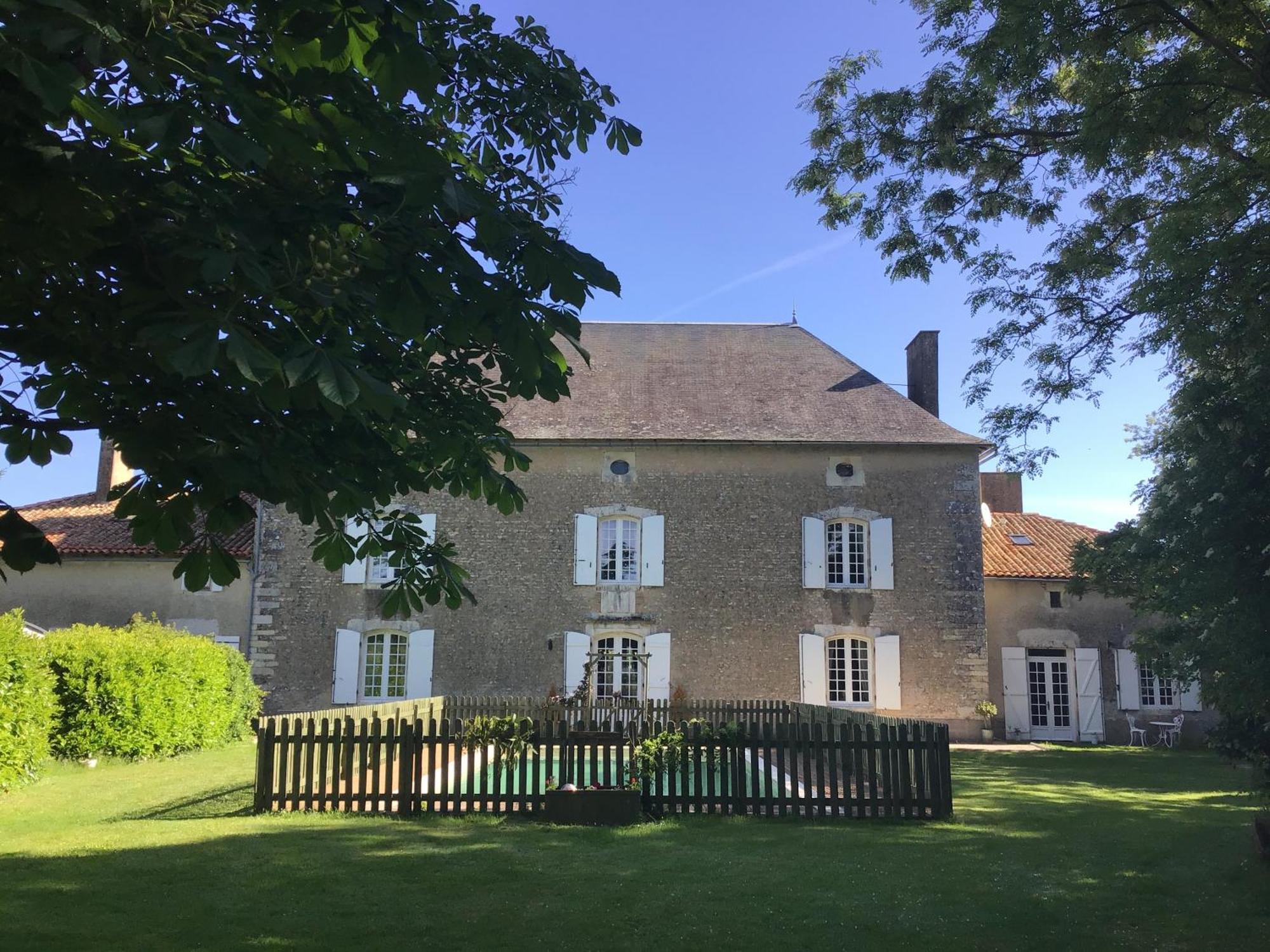 Le Logis De Limalonges Villa Exterior photo